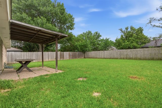 6640 Inwood Drive, Watauga, TX 76148