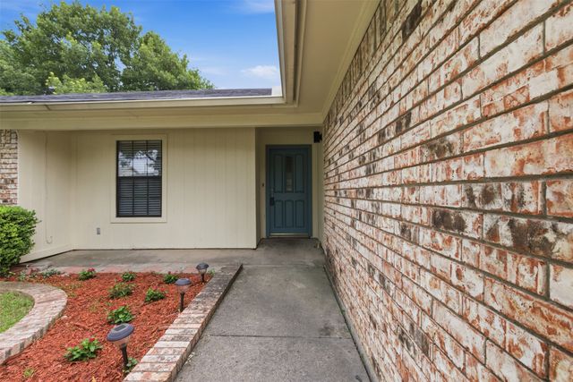 6640 Inwood Drive, Watauga, TX 76148