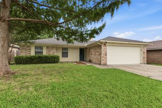 6640 Inwood Drive, Watauga, TX 76148
