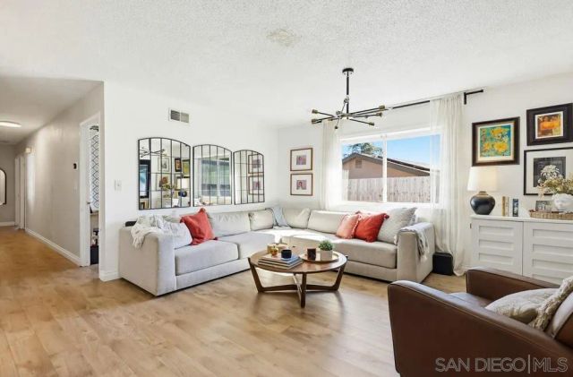 9517 Bray Avenue, Spring Valley, CA 91977