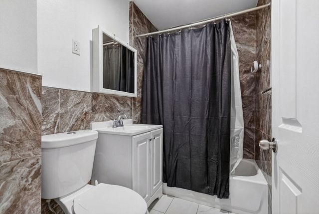 27 Larchmont St, Boston, MA 02124