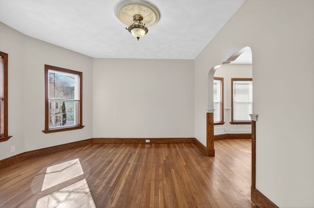 27 Larchmont St, Boston, MA 02124