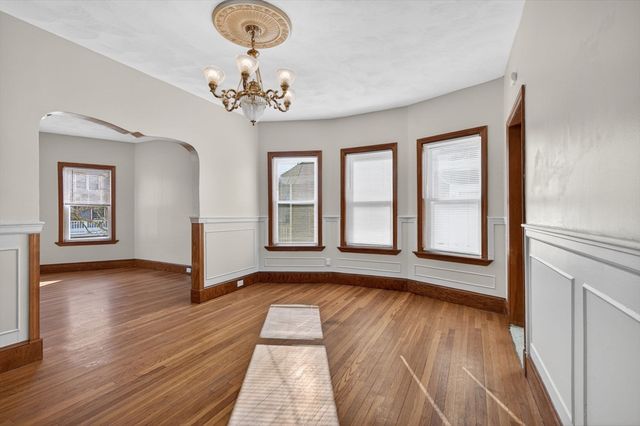 27 Larchmont St, Boston, MA 02124