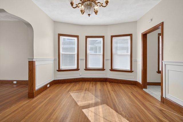 27 Larchmont St, Boston, MA 02124