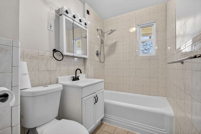 27 Larchmont St, Boston, MA 02124