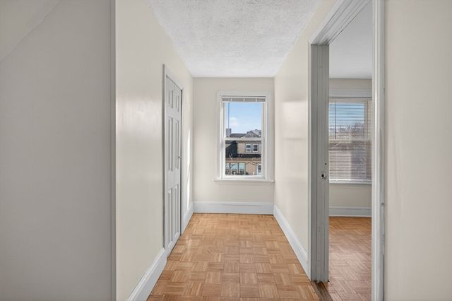 27 Larchmont St, Boston, MA 02124