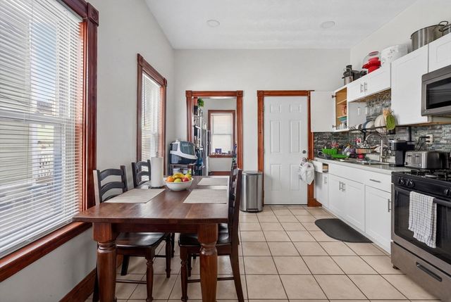 27 Larchmont St, Boston, MA 02124