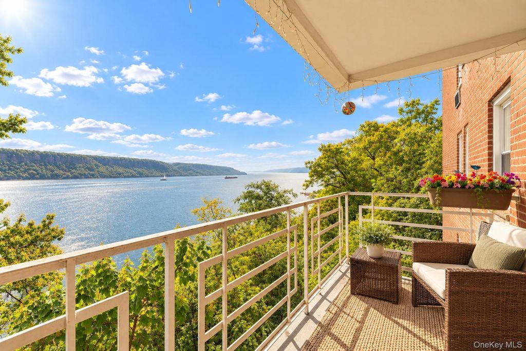 709 Warburton 3C, Yonkers, NY 10701 — exterior