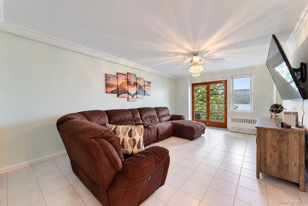 709 Warburton 3C, Yonkers, NY 10701 — photo 2