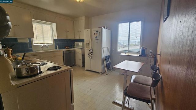 7839 7839 Eureka Ave, El Cerrito, CA 94530