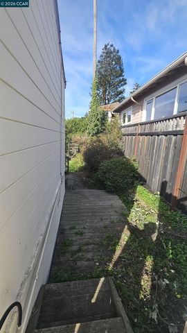 7839 7839 Eureka Ave, El Cerrito, CA 94530