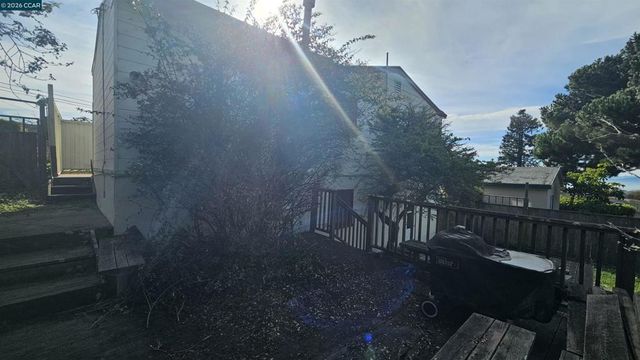 7839 7839 Eureka Ave, El Cerrito, CA 94530