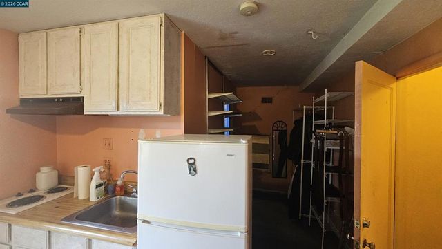 7839 7839 Eureka Ave, El Cerrito, CA 94530