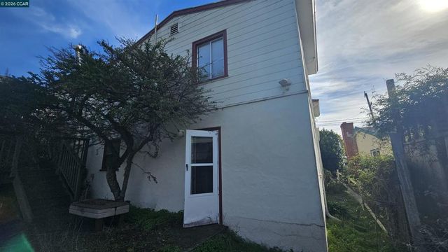 7839 7839 Eureka Ave, El Cerrito, CA 94530