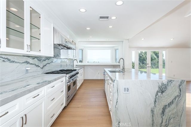 16973 Strawberry, Encino, CA 91436