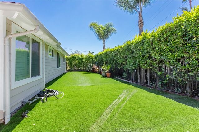 16973 Strawberry, Encino, CA 91436