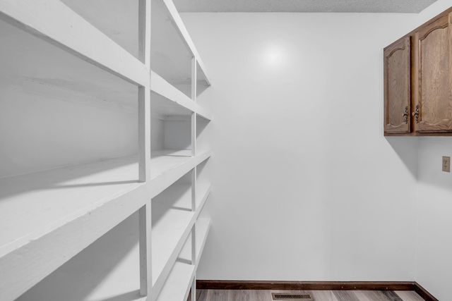 1024 S West Rd, Newton, KS 67114