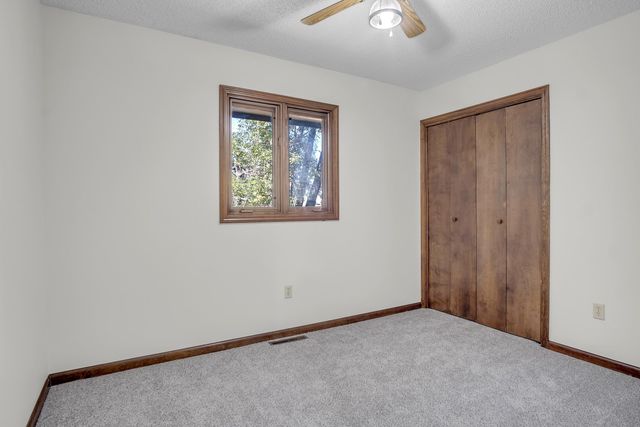 1024 S West Rd, Newton, KS 67114