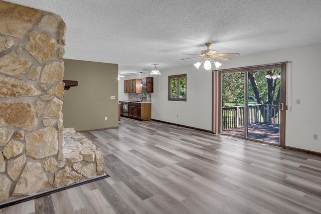 1024 S West Rd, Newton, KS 67114