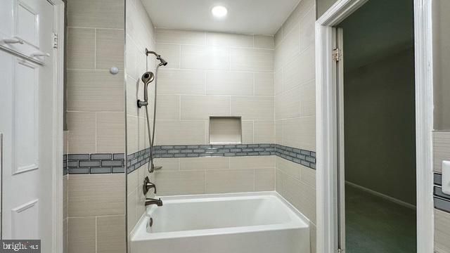6007 WESTBOURNE PL, Centreville, VA 20120