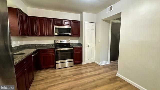 6007 WESTBOURNE PL, Centreville, VA 20120