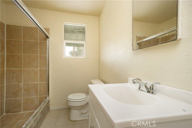 1008 Oberlin Court, Bakersfield, CA 93305