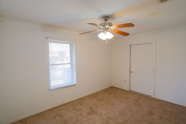 1009 Buchanan Street, Mcgregor, TX 76657