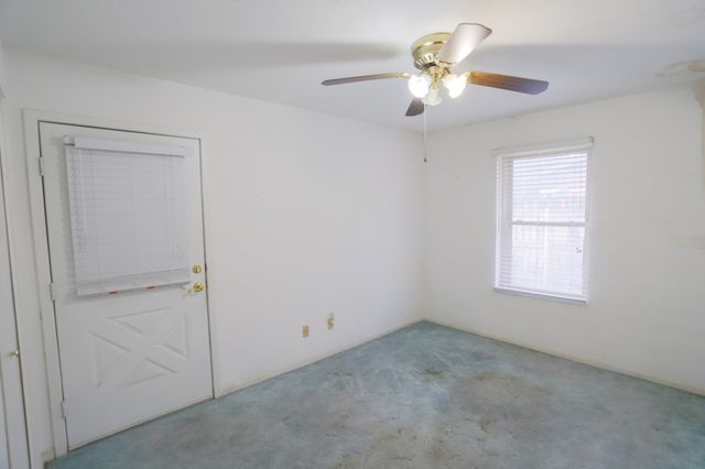 1009 Buchanan Street, Mcgregor, TX 76657