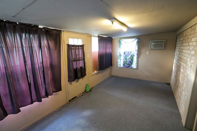 1009 Buchanan Street, Mcgregor, TX 76657