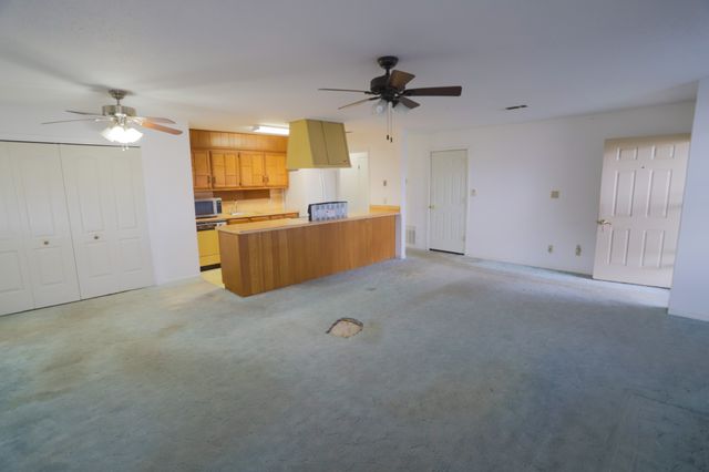 1009 Buchanan Street, Mcgregor, TX 76657