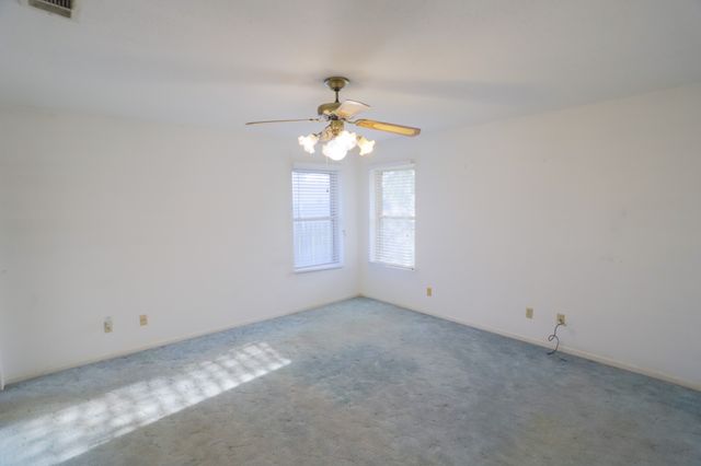 1009 Buchanan Street, Mcgregor, TX 76657