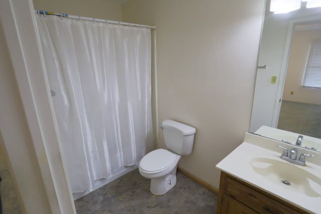 1009 Buchanan Street, Mcgregor, TX 76657