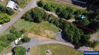 5211 Redwood St, Sweet Home, OR 97386