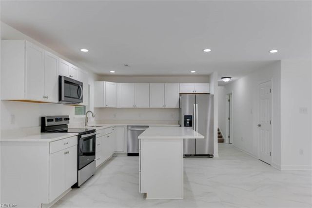 233 Christopher Wren RD, Williamsburg, VA 23185