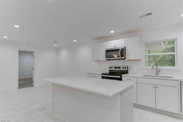 233 Christopher Wren RD, Williamsburg, VA 23185