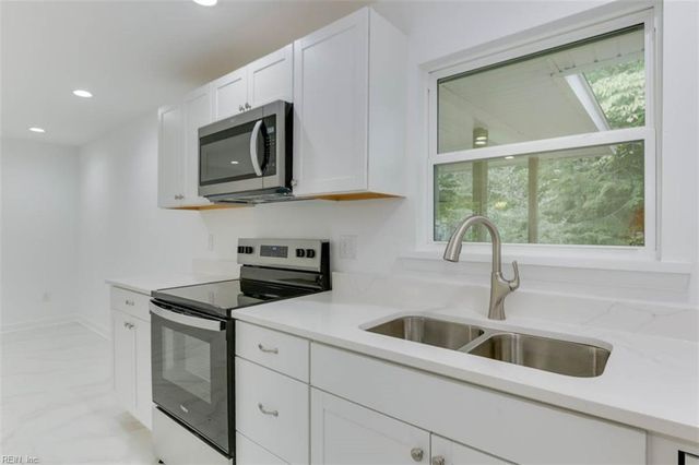 233 Christopher Wren RD, Williamsburg, VA 23185