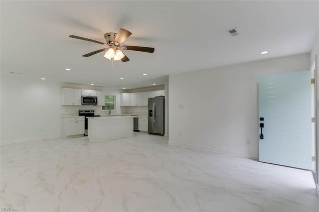 233 Christopher Wren RD, Williamsburg, VA 23185