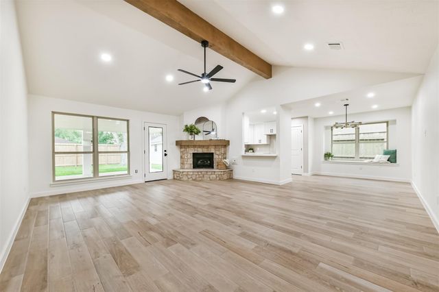 906 River Creek Drive, La Porte, TX 77571