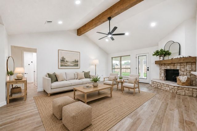 906 River Creek Drive, La Porte, TX 77571