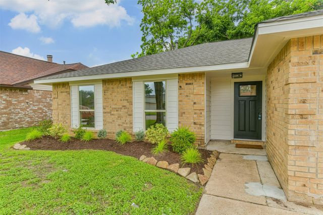 906 River Creek Drive, La Porte, TX 77571