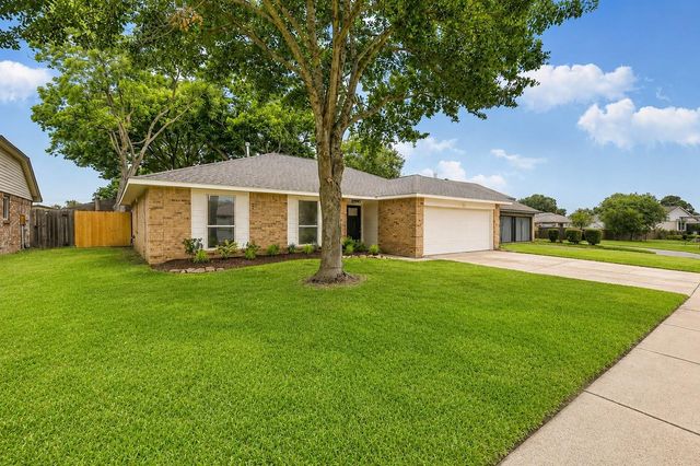 906 River Creek Drive, La Porte, TX 77571