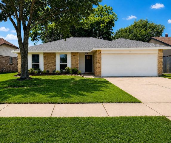 906 River Creek Drive, La Porte, TX 77571