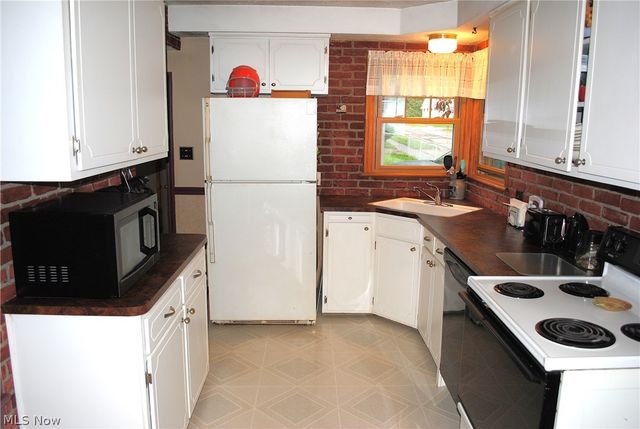 3435 Center Drive, Parma, OH 44134