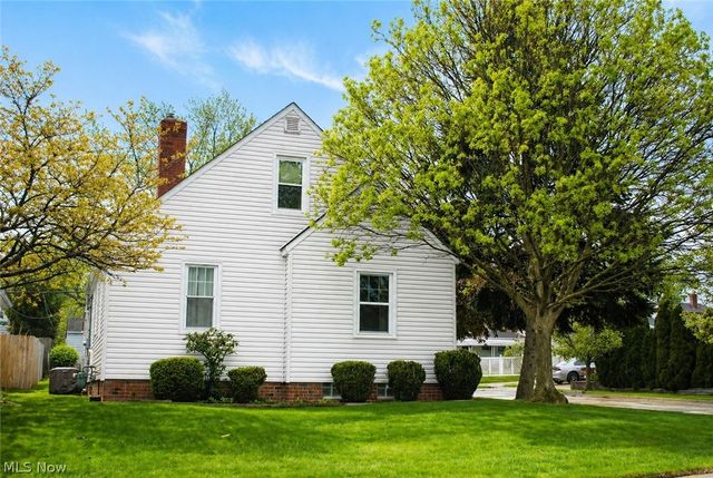 3435 Center Drive, Parma, OH 44134