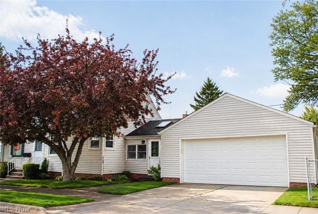 3435 Center Drive, Parma, OH 44134