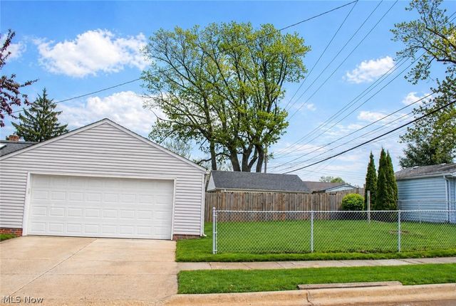 3435 Center Drive, Parma, OH 44134