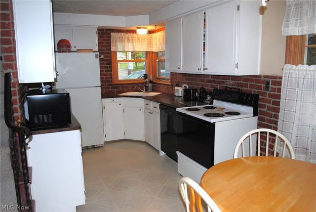 3435 Center Drive, Parma, OH 44134