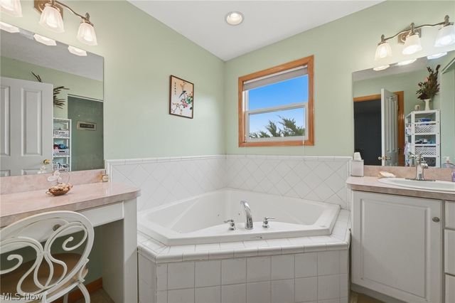 4901 Roscommon Drive, Brunswick, OH 44212