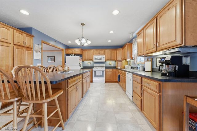 4901 Roscommon Drive, Brunswick, OH 44212