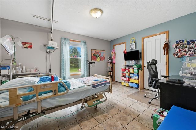 4901 Roscommon Drive, Brunswick, OH 44212